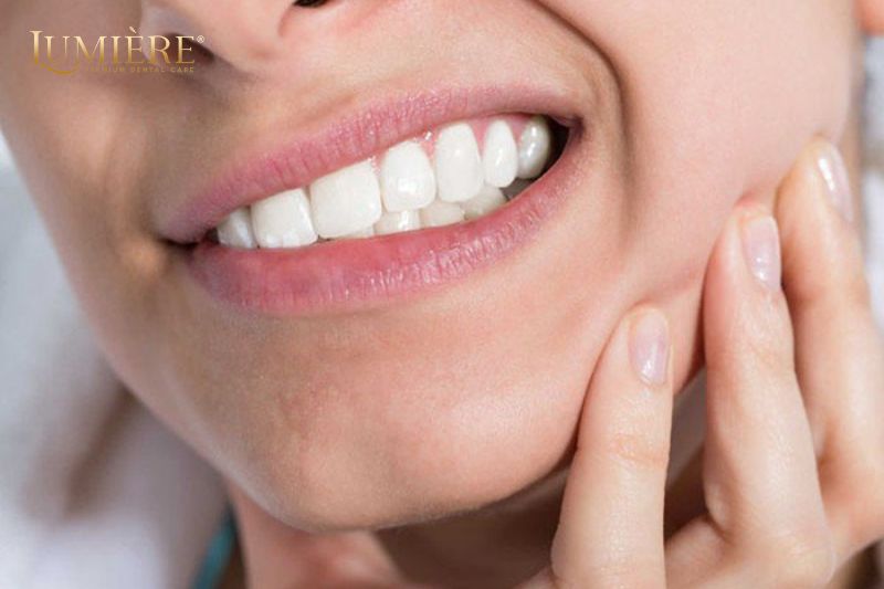 Nhổ răng khôn kiêng gì? Bí quyết để quá trình lành lặn thuận lợi 2 Người nhổ răng có ăn được thịt gà không?