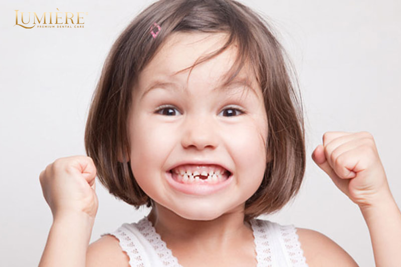 Bí quyết giúp em bé nhổ răng một cách nhẹ nhàng và vui vẻ 2 Chuẩn bị những gì cho bé khi nhổ răng